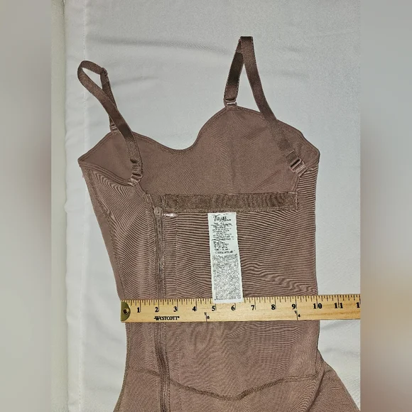 Brown Seamless Shapewear Bodysuit with Scoop Neckline Size L Brand DELIE